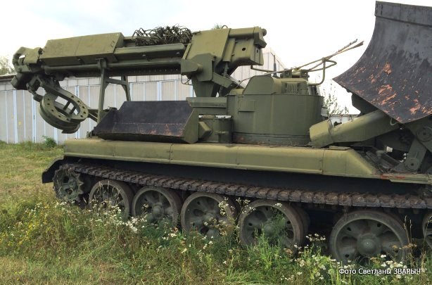 Міноборони торгує зброєю, яку повинні були поставляти на Донбас безкоштовно