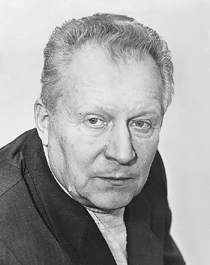 Вадим и Гречанінов, генерал-майор у відставці, у 1992-1993 був заступником начальника Генерального штабу Збройних Сил України, заступником голови Національного комітету з роззброєння при Міністерстві закордонних справ України