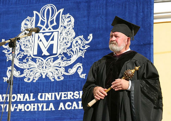 Почесний президент та засновник відрожденої Києво-Могилянської академії В'ячеслав Брюховецький