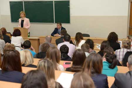 Ольга Богомолець виявила бажання прочитати лекцію "Розвиток громадянського суспільства в процесі державотворення України" студентам Інституту історії, політології і міжнародних відносин, яка проходила у формі дискусії. 