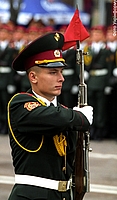 24 серпня: парад для “обраних”