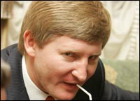 Целофанова республіка: 1- Ахметов, 2 - Ющенко...