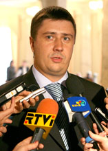 Кабмін підтримав заборону української мови в кінопрокаті - Кириленко