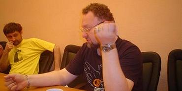 Розмова з гострими кутами за круглим столом у Бібліотеці української літератури в Москві