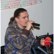 У столичному кінотеатрі Жовтень відбулася дія на підтримку переозвучення іноземних стрічок українською мовою.