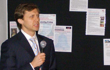 Презентація УНГ на зустрічі з діаспорою. Етап перший — інформаційні агенції українських громад