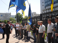На захист українців