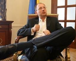 Яценюк: Тимошенко "влаштувала" епідемію, щоб прикрити педофілів 