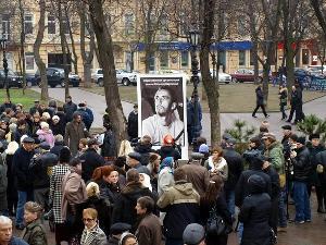 Люди не вірять законам і судам