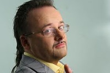 У Каділлаку Ескалейд шансон - в самий раз. Догнав бандита, обмінявся з братвою дисками "Золотой хіт шансона" і погнав далі свого міліцейського залізного коня