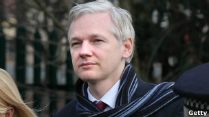 На російському телеканалі стартувало ток-шоу засновника Wikileaks