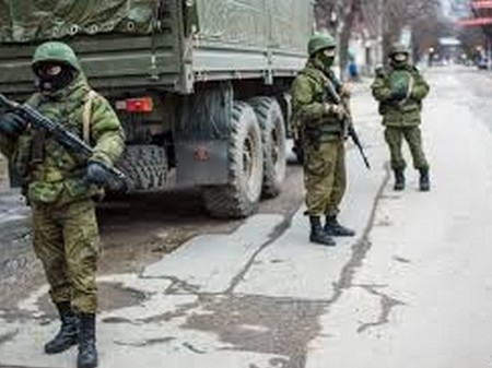 Фото: У Сімферополі захопили військкомат