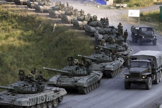 РФ зосередила на кордоні з Україною установки «Град» і 200 танків