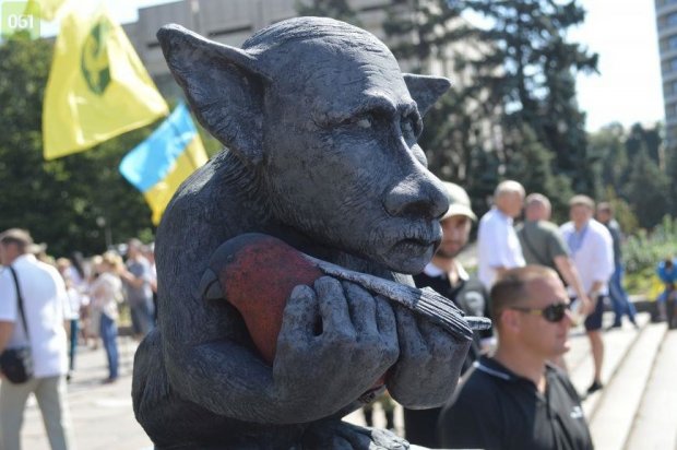 Пам'ятник Путіну. Запоріжжя. 