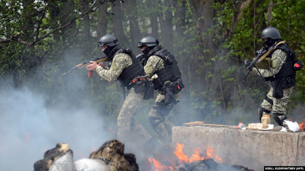 Бійці українського спецпідрозділу в Слов'янську, Донецька область, 24 квітня 2014 року