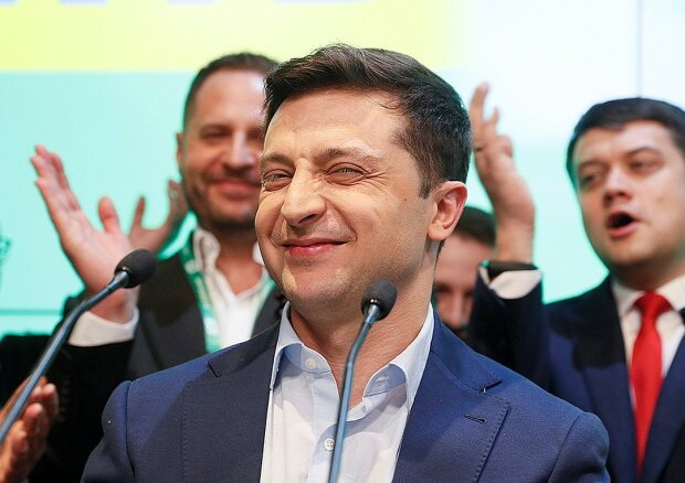 Слава гаранту Конституції! 