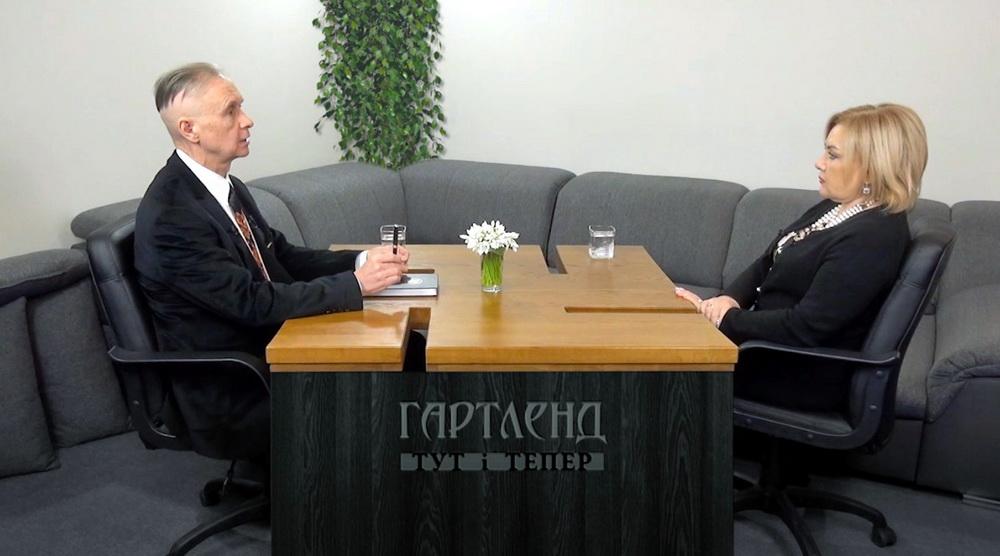Ігор Каганець і Оксана Білозір у студії відеоканалу Гартленд