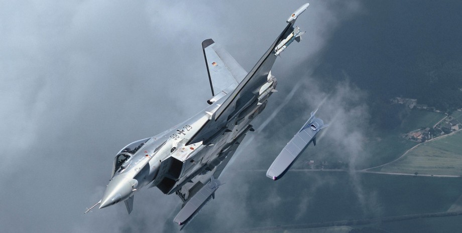 Фото: Flickr | Літак Eurofighter Typhoon запускає крилату ракету TAURUS 