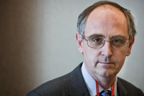 Британський письменник, журналіст, редактор журналу The Economist Едвард Лукас