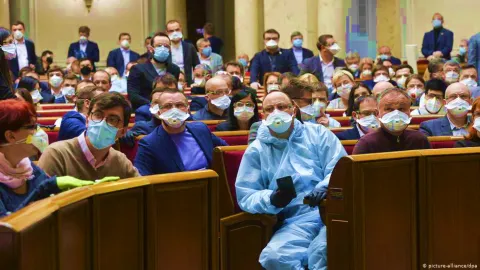 Та нехай собі як знають... Нам своє робить! 