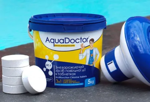 Хлор AquaDoctor: чистота воды в бассейне на все лето