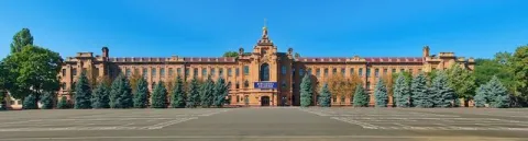 До 1992 року – Одеське вище воєнне об’єднане командне училище. Нині – Військова Академія ЗСУ