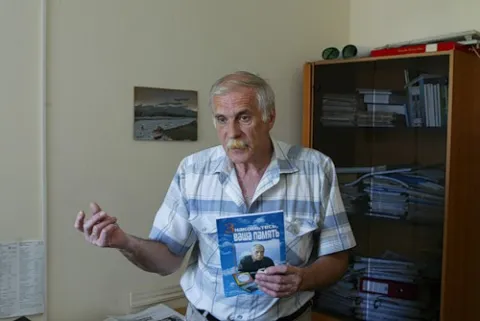 почесний доктор педагогічних наук АРЕ, автор книг і статей з ейдетики, розробник "ноу-хау" і комп"ютерних ігор, представник методики в Україні (з 1990 р.), інструктор - методист,  засновник "Української школи ейдетики" Антощук Євген Всеволодович.
