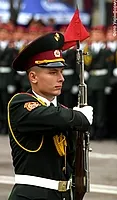 24 серпня: парад для “обраних”