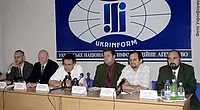 “Теорія і практика політичного аналізу”