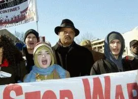 Населення незалежної республіки обурене екстремістським нападом на прем’єр-міністра Віктора Януковича