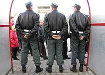 Кинули в міліцію гранату