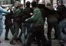 Київ: припинено грандіозне побоїще між оранжевими та біло-синіми