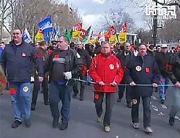 Французи на вулицях вимагають підвищення зарплат
