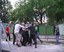 Кияни проти бидлоеліти. Хроніка боротьби 