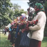 Свячений мак захищає від відьом, упирів і ”ходячих покійників”