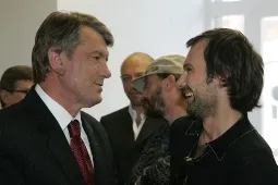 Міністр освіти  пропхнув свого сина  у підручник з музики