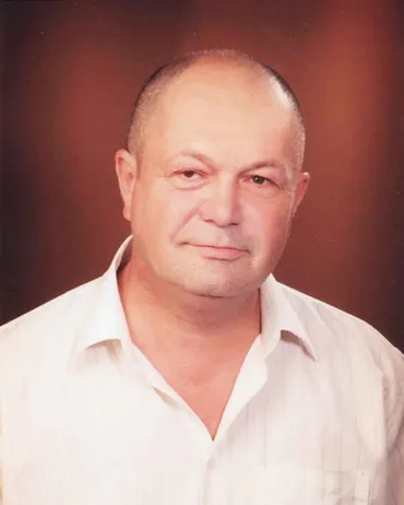 Поет Валерій Грошко