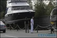 Cину Ющенка подарують яхту або ’’Феррарі’’