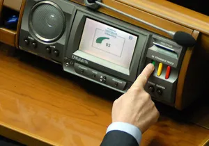 Мовне питання: хто голосував за законопроект Колесніченка-Ківалова