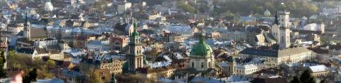 Панорама центру Львова.