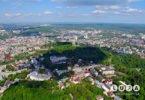 16. Аерозйомка Львова, вид на Високий Замок, 17 травня 2011 р. LUFA/   Віталій Грабар