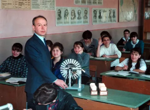 Олександр Макарчук, учитель фізики та астрономії районного ліцею, м. Сторожинець Чернівецької області