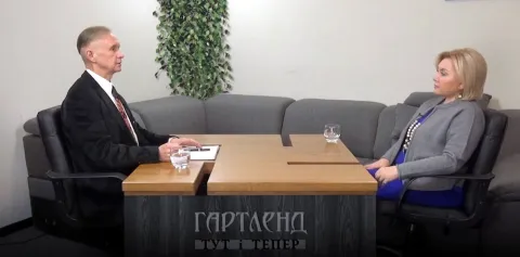 Ігор Каганець і Оксана Білозір у студії відеоканалу Гартленд