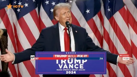Дональд Трамп у Палм-Біч (Флорида) 