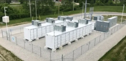 Особливості розробки та будівництва промислових установок збереження енергії — експерт Solar Garden 