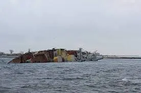 Безумство РФ триває: затопили ще одне своє судно
