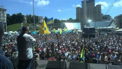 На Майдані кілька тисяч людей провели віче