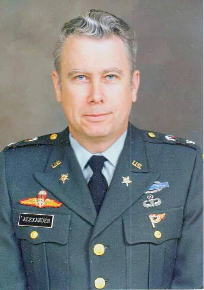 Полковник Джон Александер (John B. Alexander), 1937 р.н.