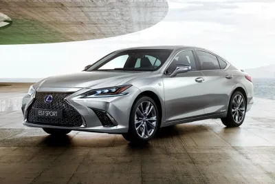 Комплектации Lexus ES