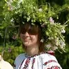 На випускний у вишиванці та віночку